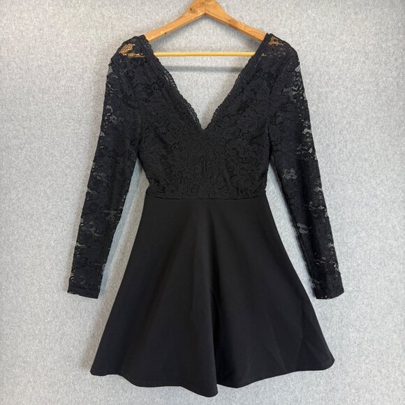 H&M Dresses & Skirts - H&M Womens Black Lace Long Sleeve‎ Dress LBD Fitted A Line V Neck Size 4 NWT